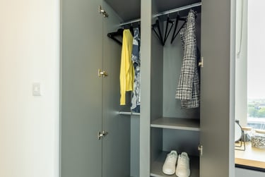 Gold Skyline En Suite - Image 4